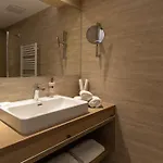 Hotel Schlosshof 4*