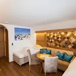 Schlosshof Hotel