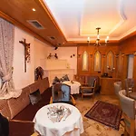 Hotel Schlosshof