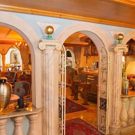 Schlosshof 4* イシュグル