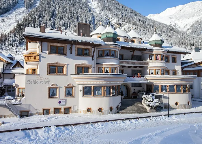 Schlosshof 4*