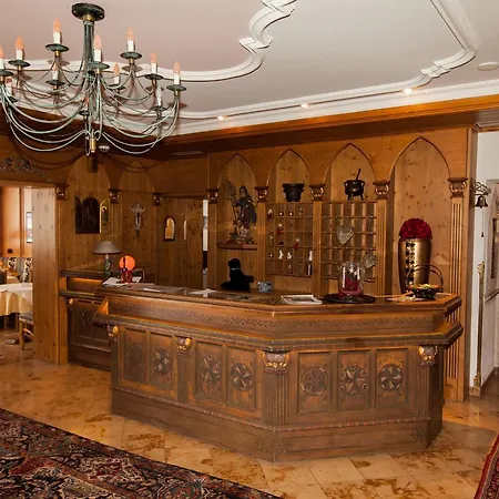 Schlosshof Hotel